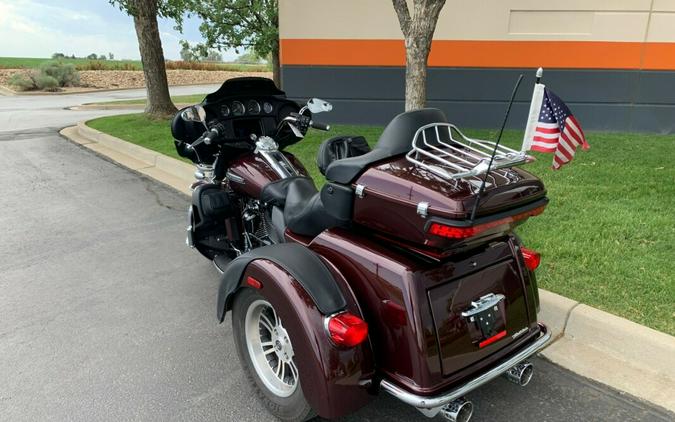 2019 Harley-Davidson Tri Glide Ultra Twisted Cherry