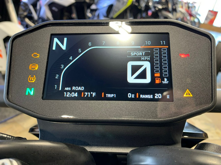 2024 KTM Duke 790