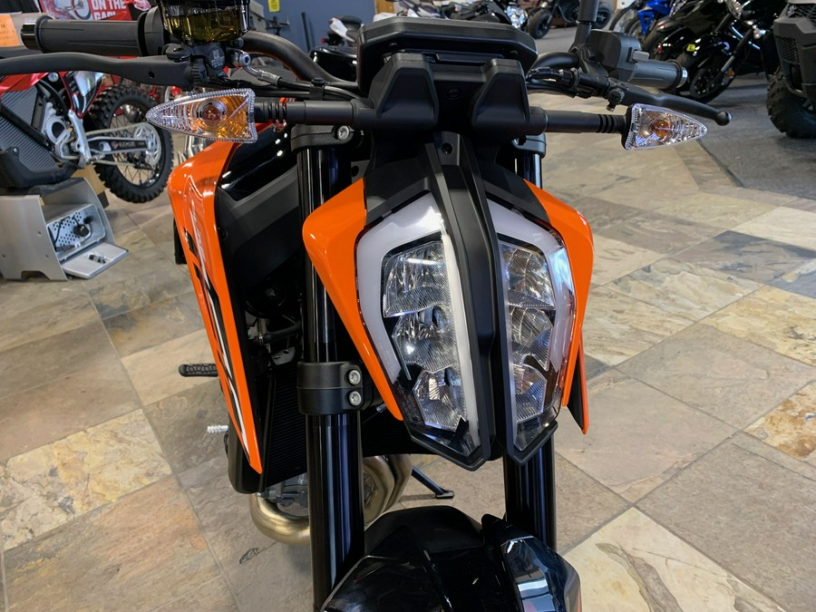 2024 KTM Duke 790