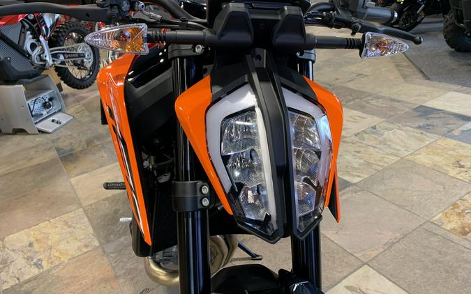 2024 KTM Duke 790