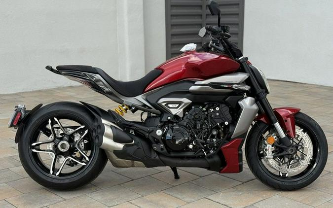2026 Ducati XDiavel V4 Burning Red