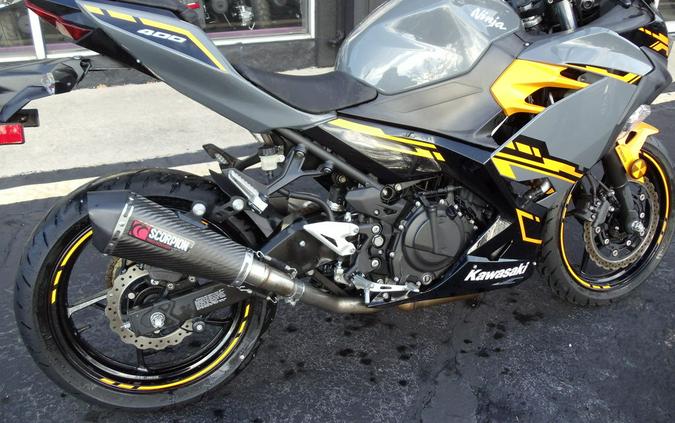 2018 Kawasaki Ninja® 400 ABS Pearl Solar Yellow/Pearl Storm Gray/Ebony