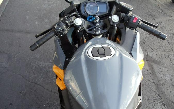 2018 Kawasaki Ninja® 400 ABS Pearl Solar Yellow/Pearl Storm Gray/Ebony