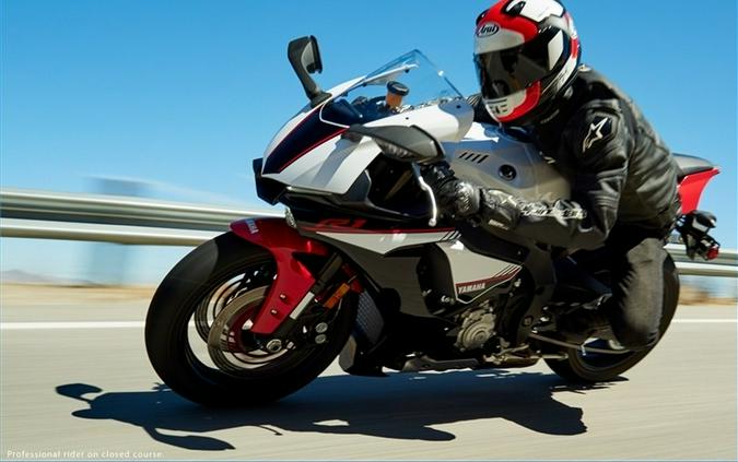 2016 Yamaha Motor Corp., USA YZF-R1S