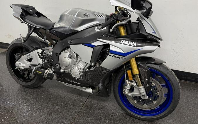 2016 Yamaha YZF-R1M