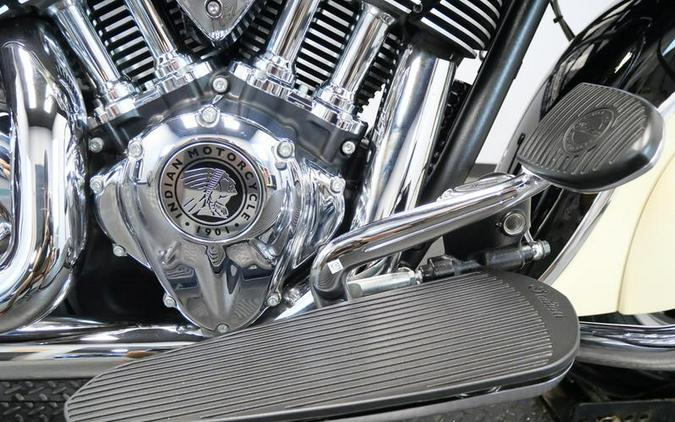 2019 Indian Motorcycle® Chieftain® Classic Thunder Black / Ivory Cream