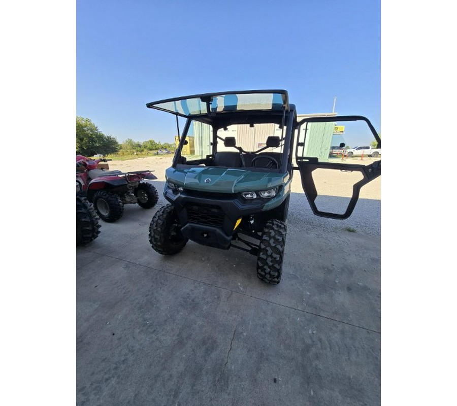 2025 Can-Am Defender DPS HD7