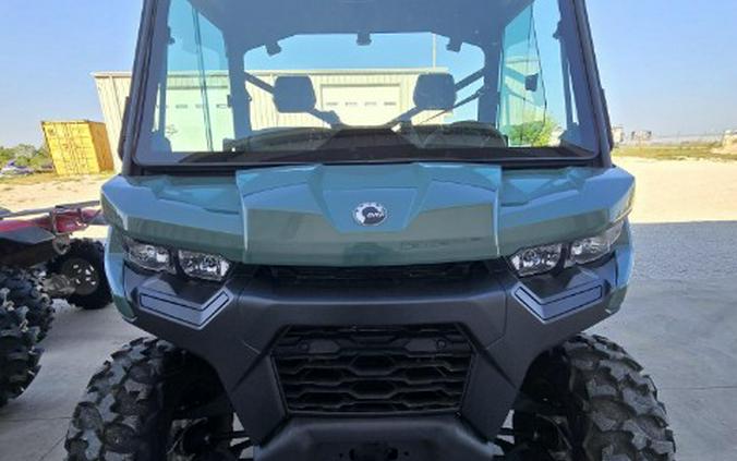2025 Can-Am Defender DPS HD7