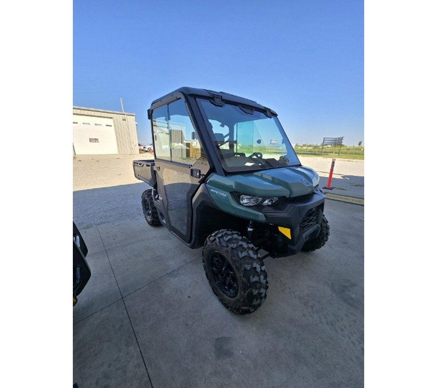2025 Can-Am Defender DPS HD7
