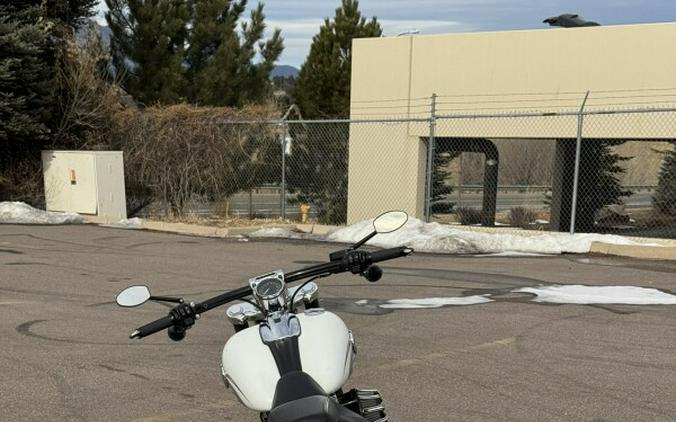 2017 Harley-Davidson® Breakout®