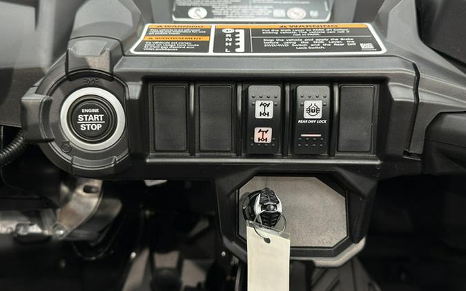 2026 Can-AM Commander DPS 700