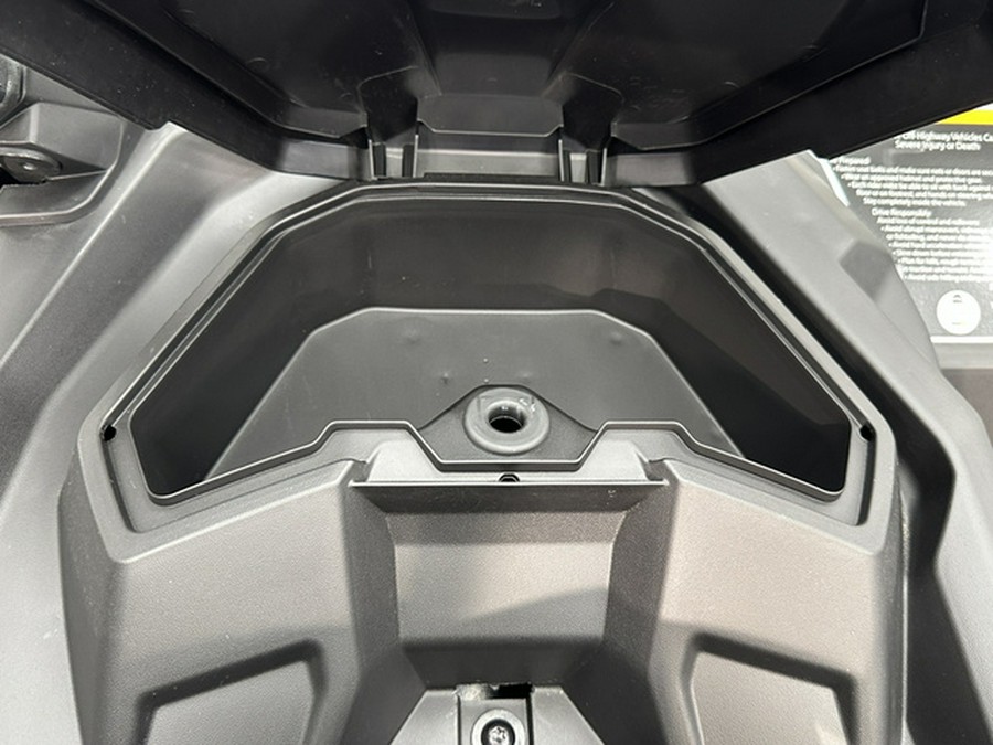 2026 Can-AM Commander DPS 700
