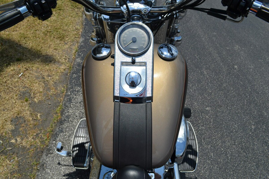 2005 Harley-Davidson Heritage Softail® Classic - FLSTCI
