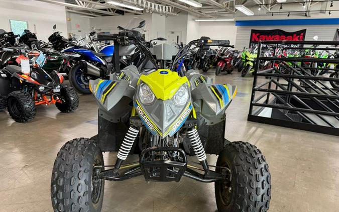 2023 Polaris OUTLAW 110 EFI - AVALANCHE GRAY / LIME