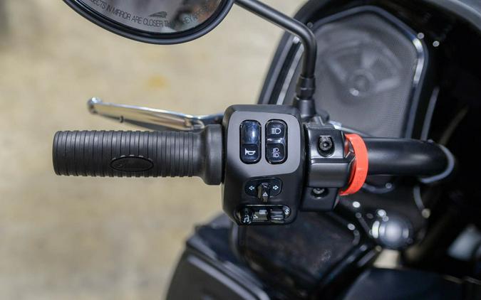 2023 Indian Motorcycle Pursuit® Dark Horse® with Premium Package