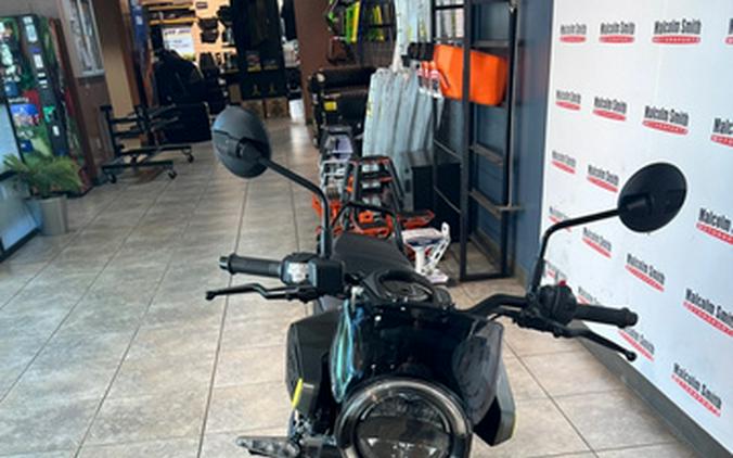 2024 Husqvarna Motorcycles SVARTPILEN 401