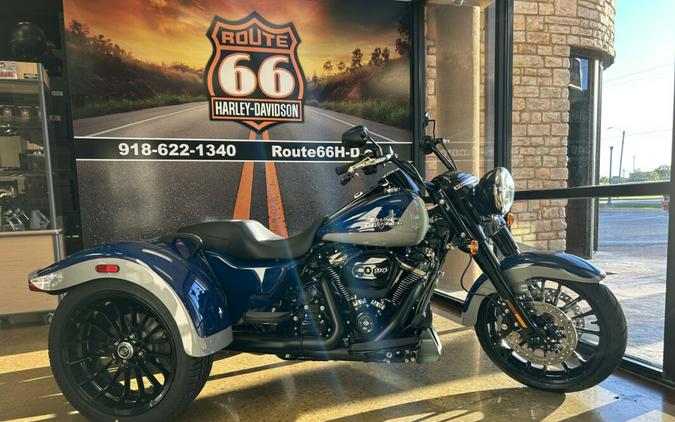 2023 Harley-Davidson Freewheeler Billiard Blue/Billiard Gray – Black Finish