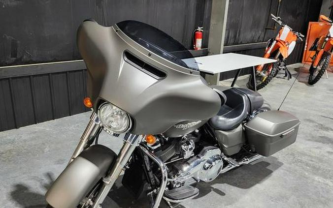 2018 Harley-Davidson® FLHX - Street Glide®