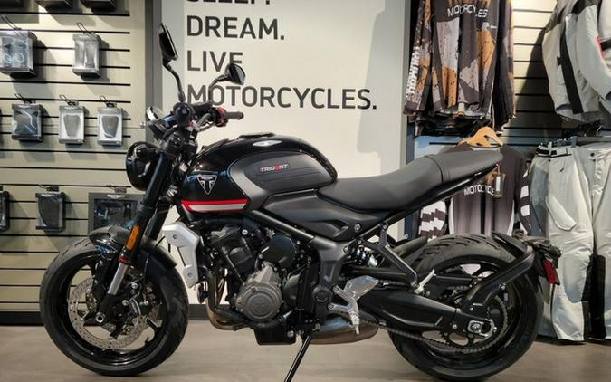 2023 Triumph Trident 660 Sapphire Black