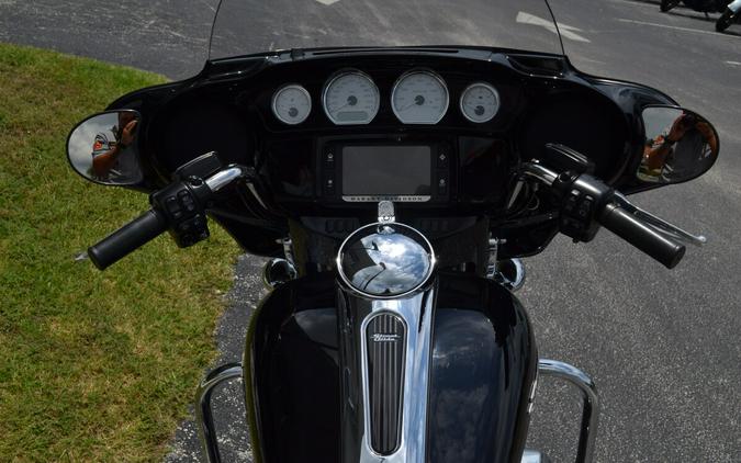 2017 Harley-Davidson® Street Glide® Special - FLHXS