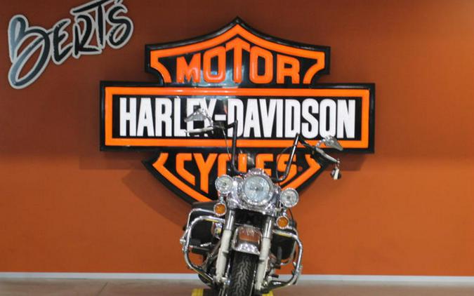 2011 Harley-Davidson® FLHRC - Road King® Classic