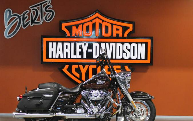 2011 Harley-Davidson® FLHRC - Road King® Classic