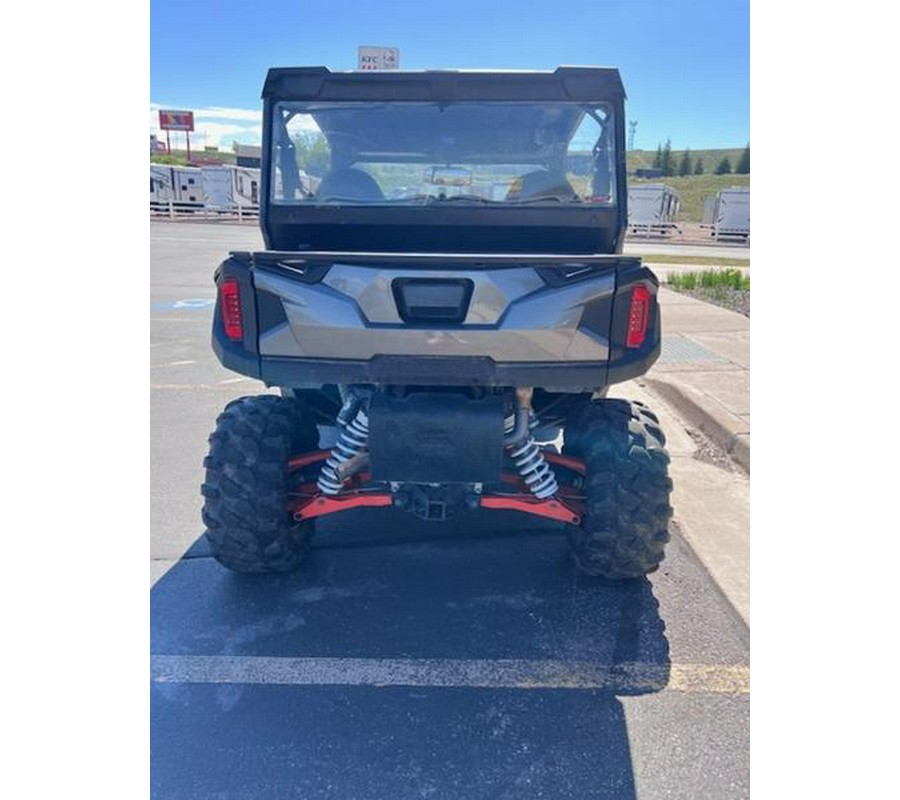 2018 Polaris® GENERAL 1000 EPS DELUXE TITANIUM METALLIC 1000 EPS Base