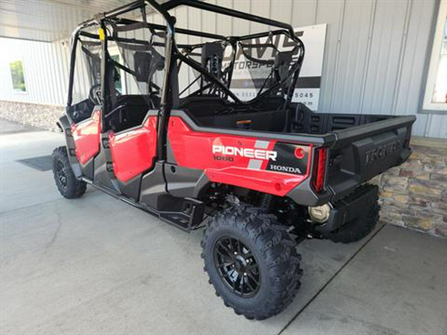 2025 Honda Pioneer 1000-6 Deluxe Crew