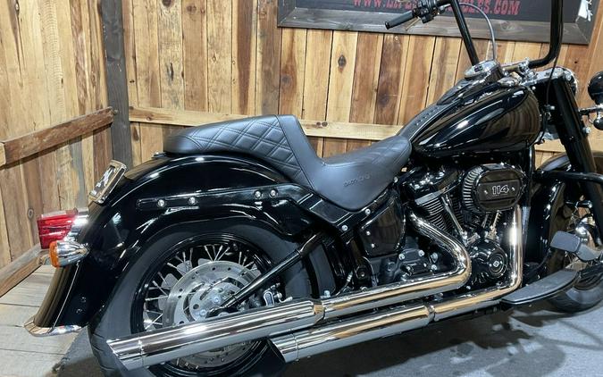 2019 Harley-Davidson® FLHCS - Heritage Classic 114