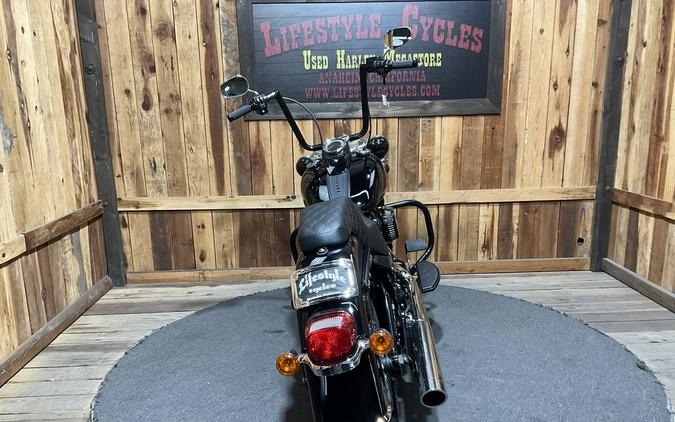 2019 Harley-Davidson® FLHCS - Heritage Classic 114