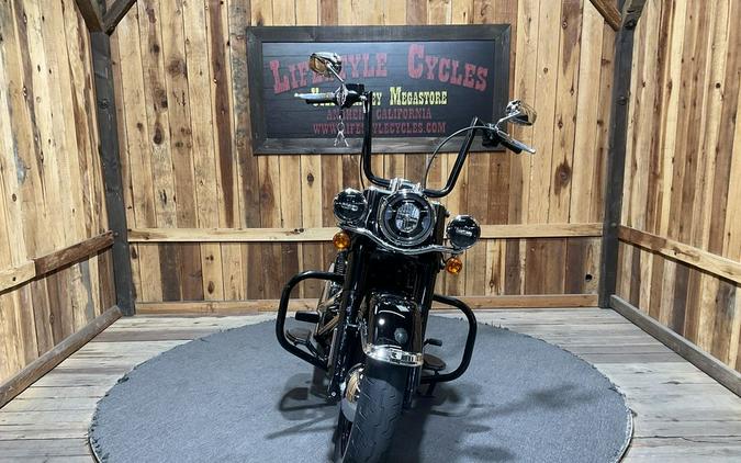 2019 Harley-Davidson® FLHCS - Heritage Classic 114