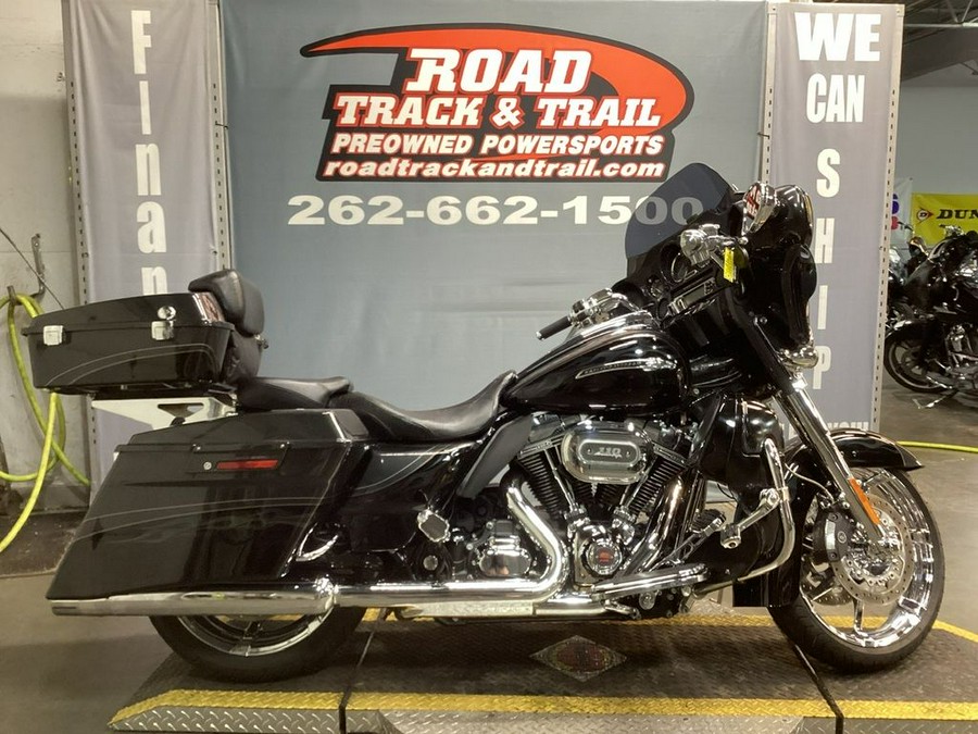 2012 Harley-Davidson® STREET GLIDE CVO