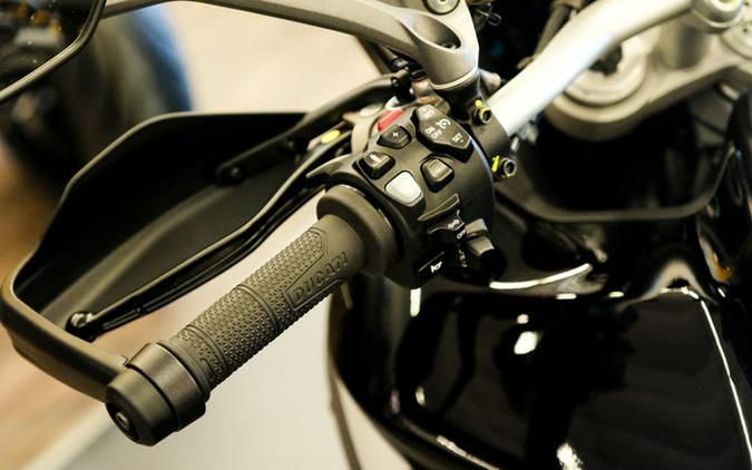 2025 Ducati Multistrada V4 S Travel & Radar Thrilling Black
