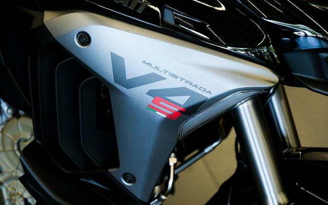 2025 Ducati Multistrada V4 S Travel & Radar Thrilling Black