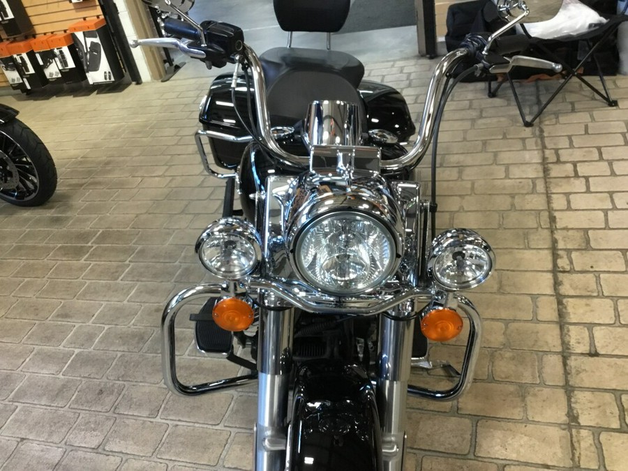 2016 Harley-Davidson® Road King® Vivid Black