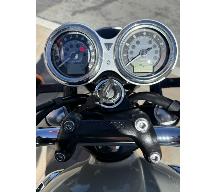2026 Triumph Bonneville T100 Stone grey