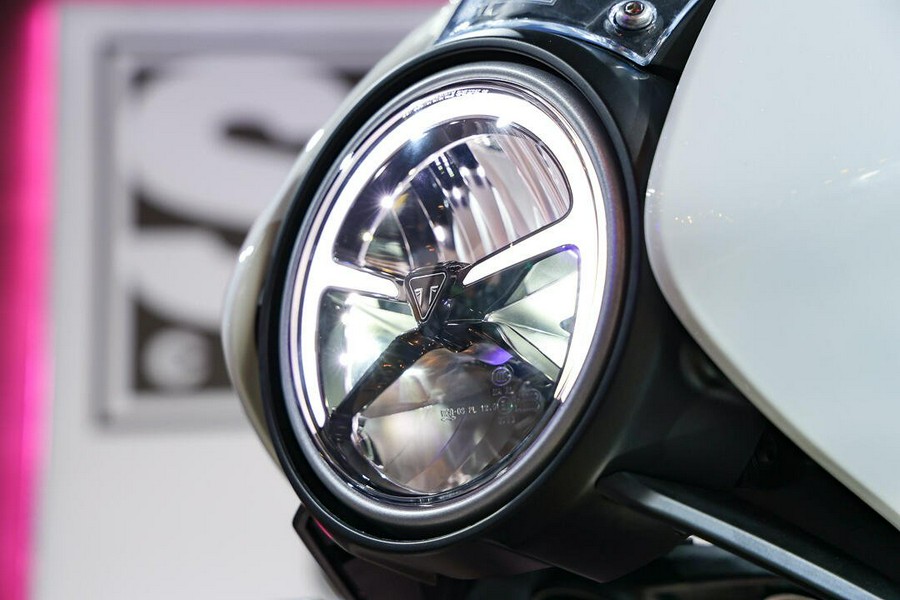 2026 Triumph Thruxton 400