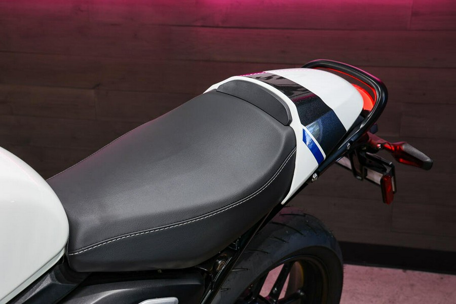 2026 Triumph Thruxton 400