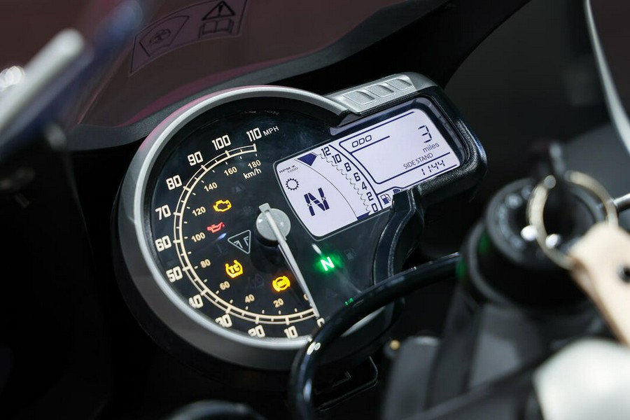 2026 Triumph Thruxton 400