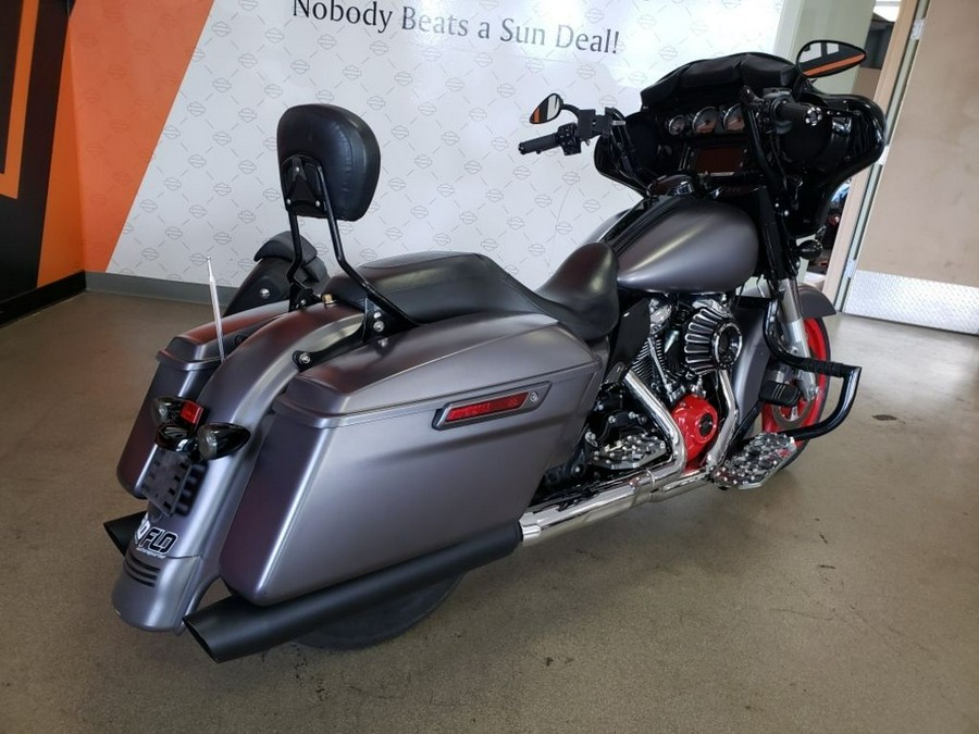 2017 Harley-Davidson® FLHXS - Street Glide® Special