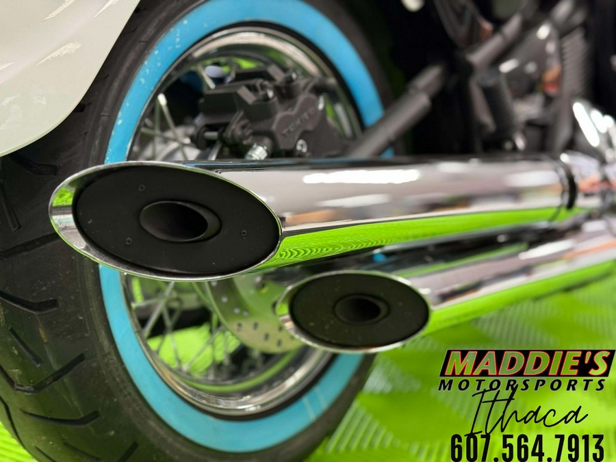 2024 Kawasaki Vulcan 900 Classic