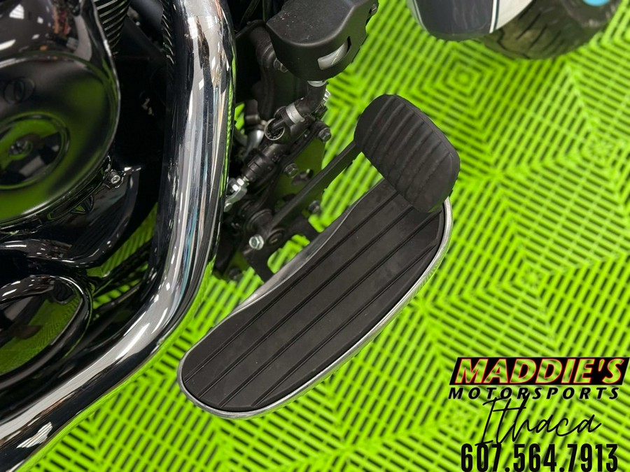 2024 Kawasaki Vulcan 900 Classic