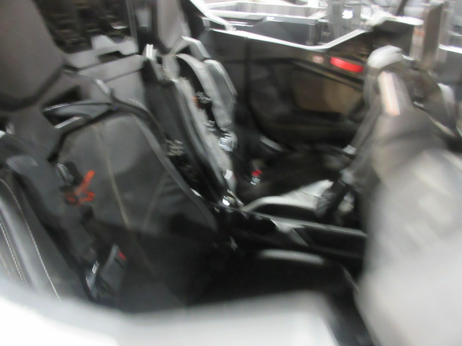 2025 CAN-AM MAVERICK R MAX X RS 999T DCT
