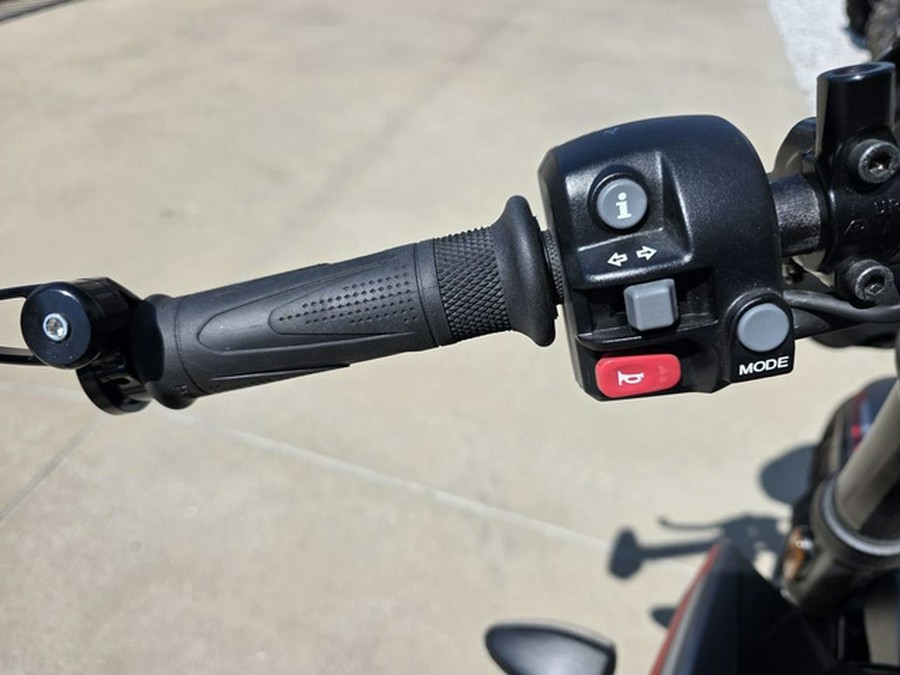 2022 Triumph Street Triple R Matte Silver Ice