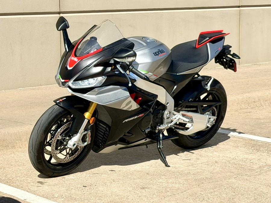 2022 Aprilia RSV4 1100