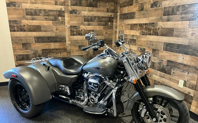 2018 Harley-Davidson® Freewheeler® Industrial Gray Denim FLRT
