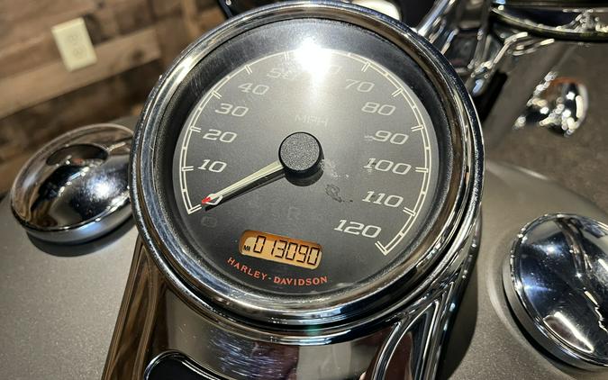 2018 Harley-Davidson® Freewheeler® Industrial Gray Denim FLRT
