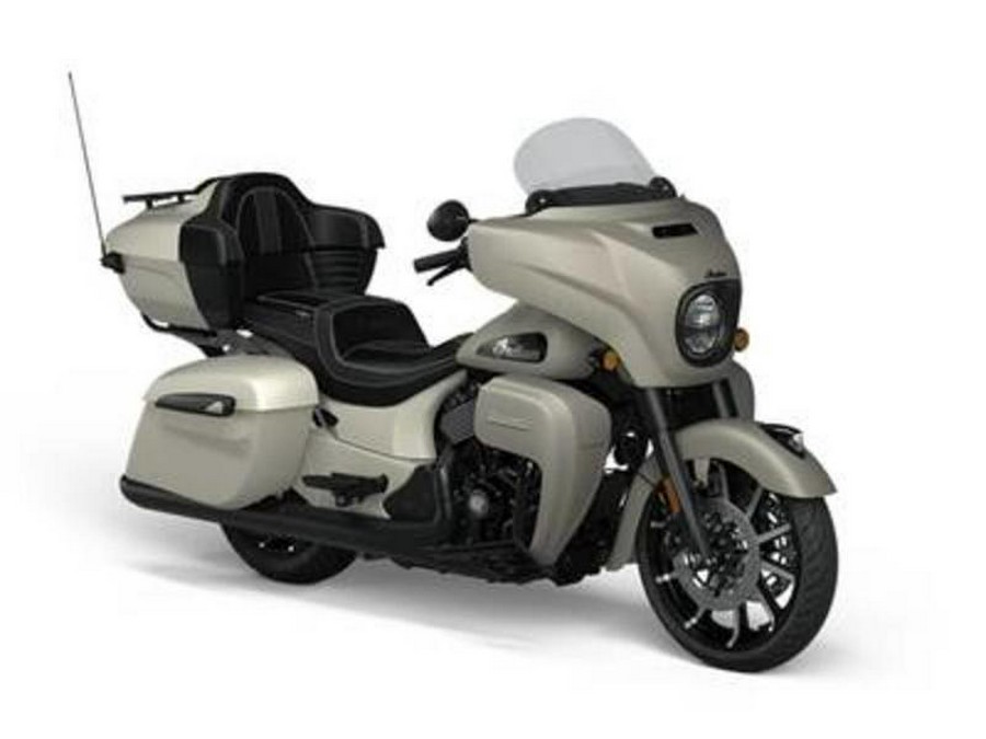 2023 Indian Motorcycle® Roadmaster® Dark Horse® Silver Quartz Smoke