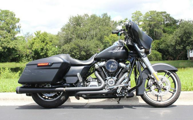 2017 Harley-Davidson FLHXS - Street Glide Special