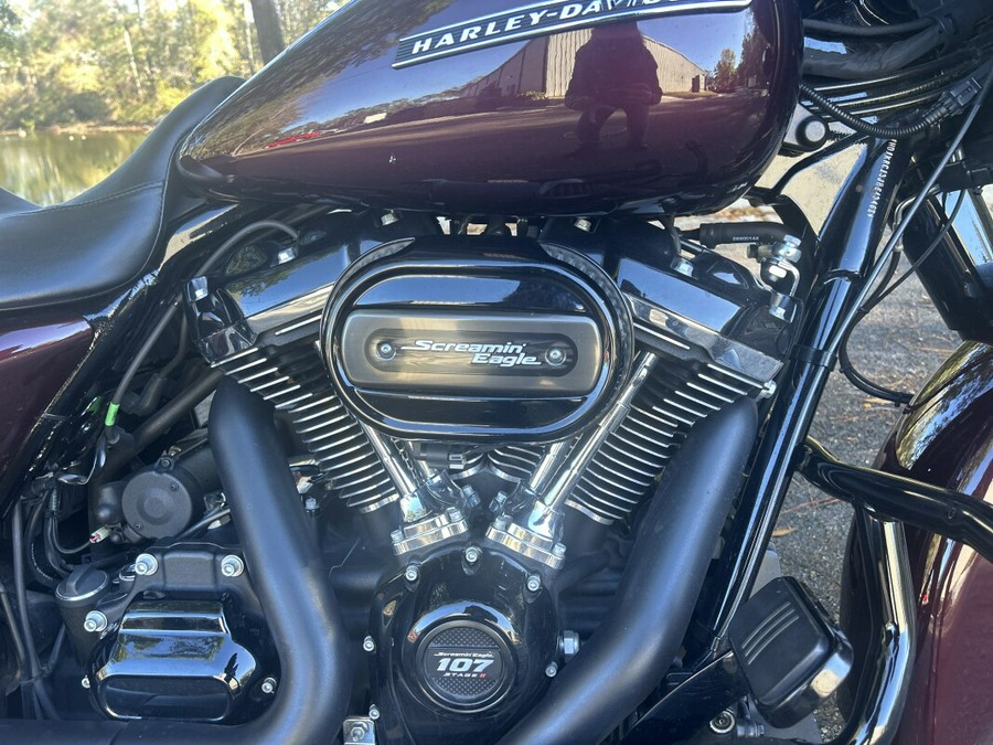 FLHXS 2018 Street Glide® Special